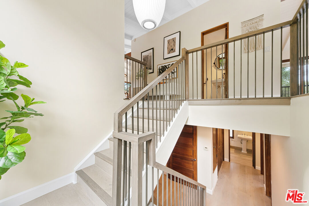 25659 Aline Way Calabasas, CA 91302 - Photo 8 of 26