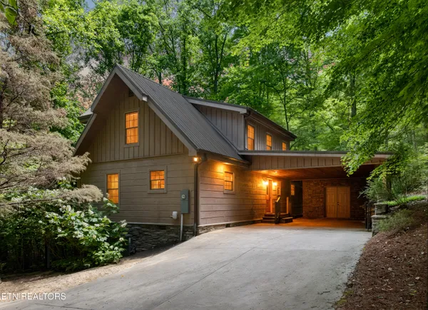 $849,900 | 724 Tanasi Trail, Townsend, TN 37882