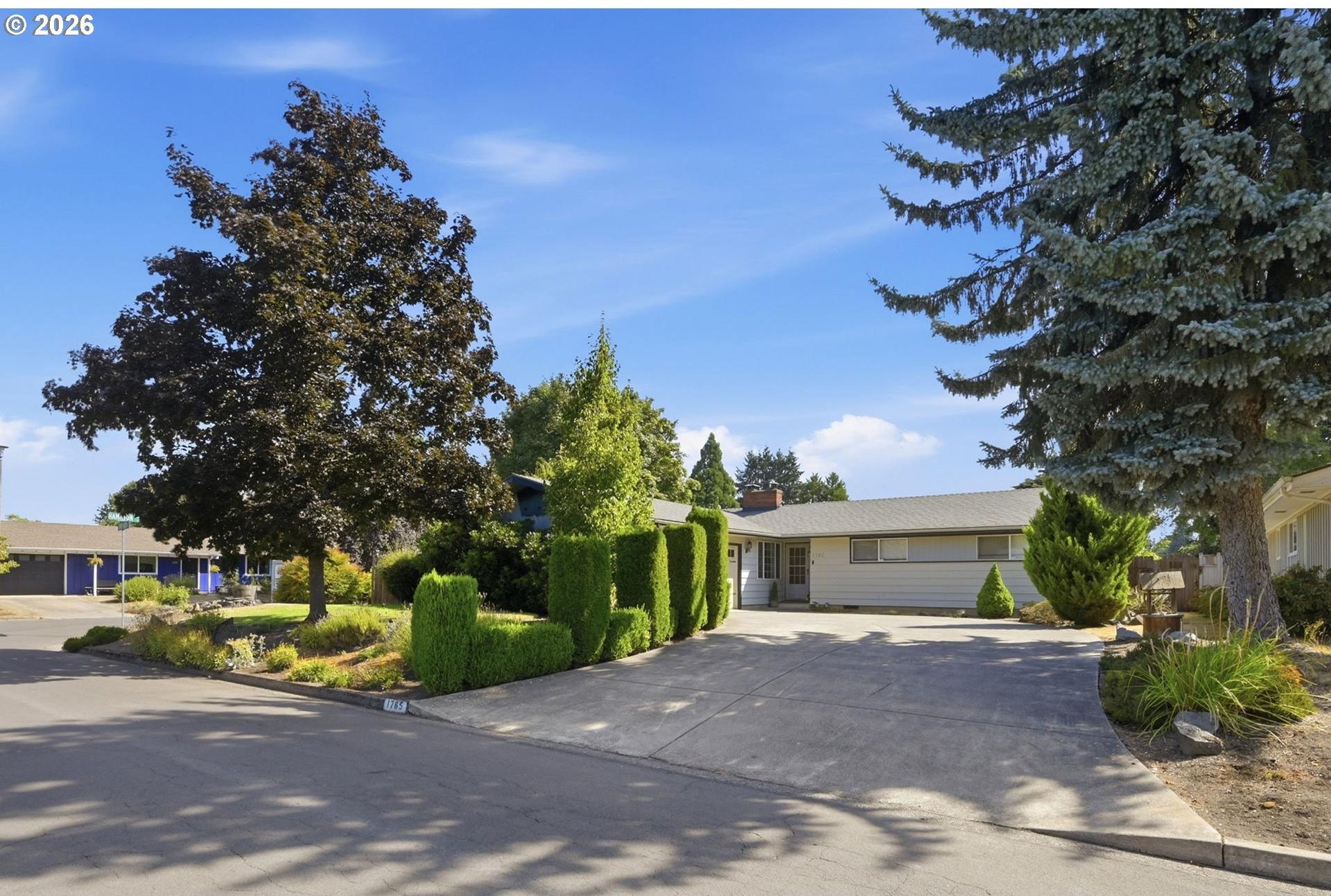 1765 Santa Rosa Street Eugene, OR 97404 - Photo 2 of 47 Gallery Image 2