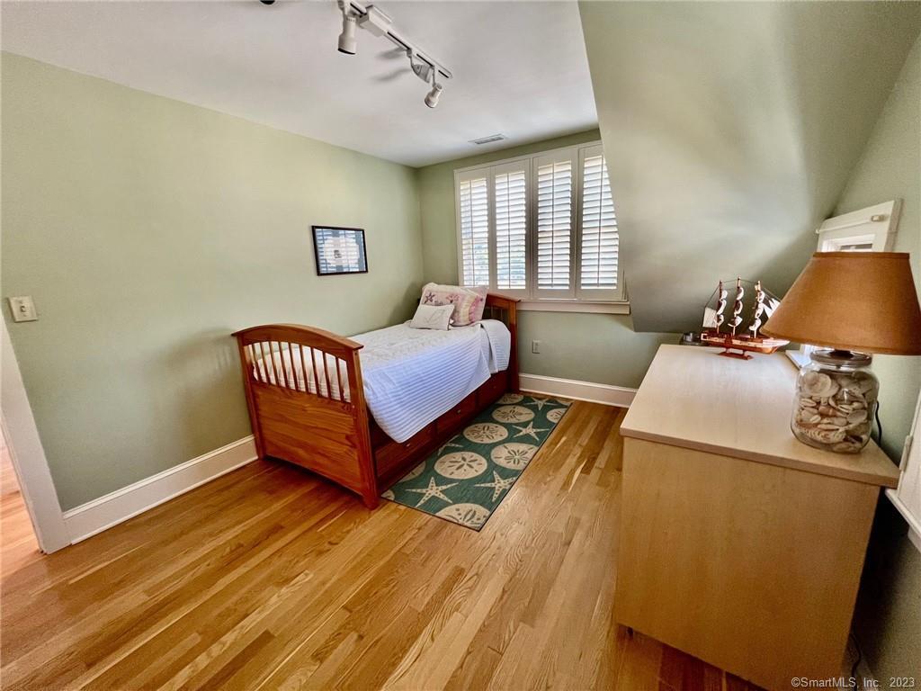 146 Middle Beach Road Madison, CT 06443 - Photo 17 of 26