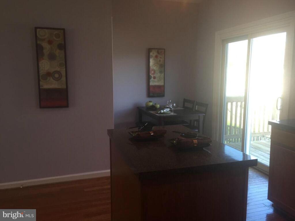 6473 McCoy Road Centreville, VA 20121 - Photo 5 of 9 Kitchen