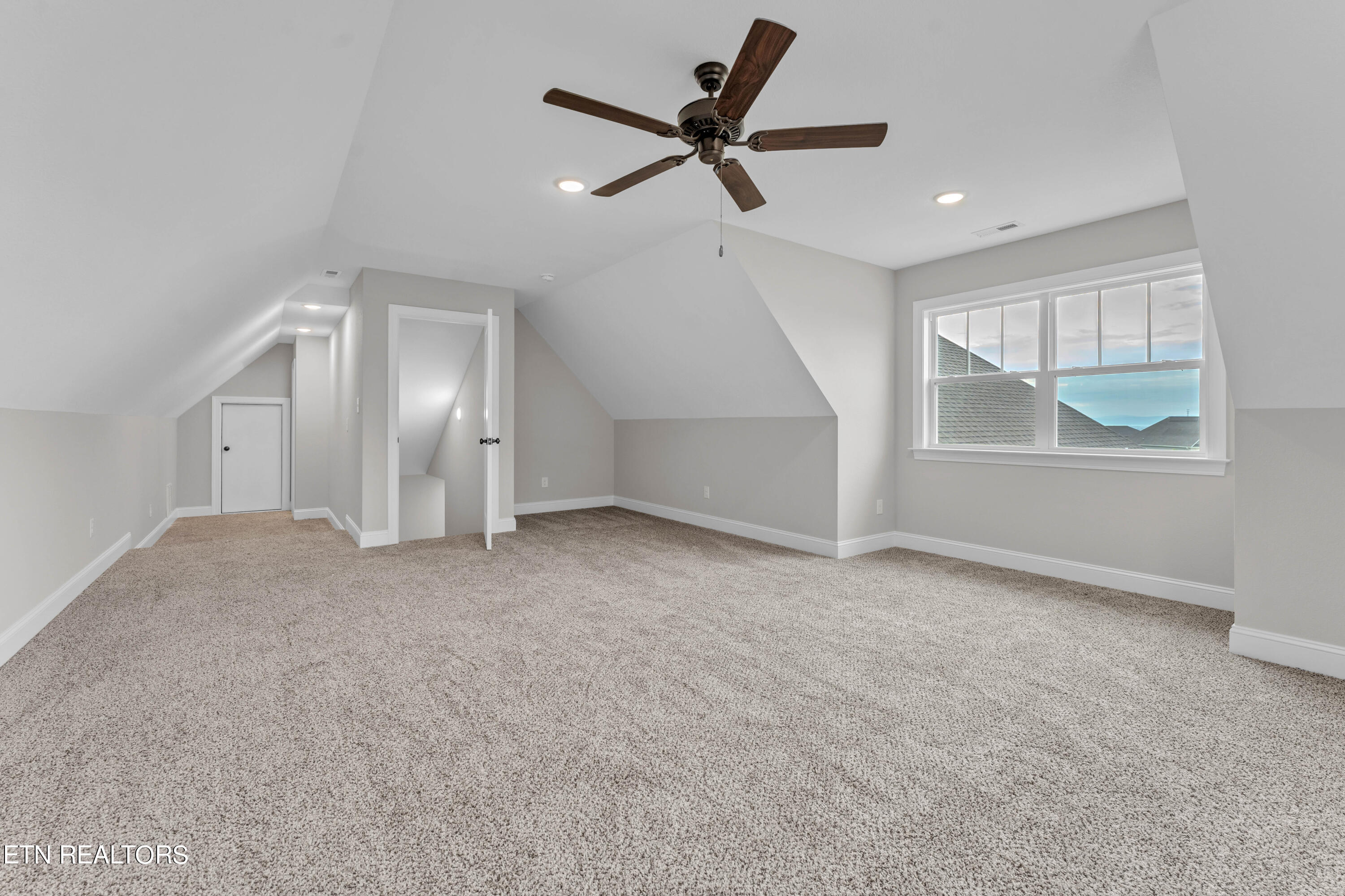 395 Northwest Talons Ridge Road Charleston, TN 37310 - Photo 13 of 17 12