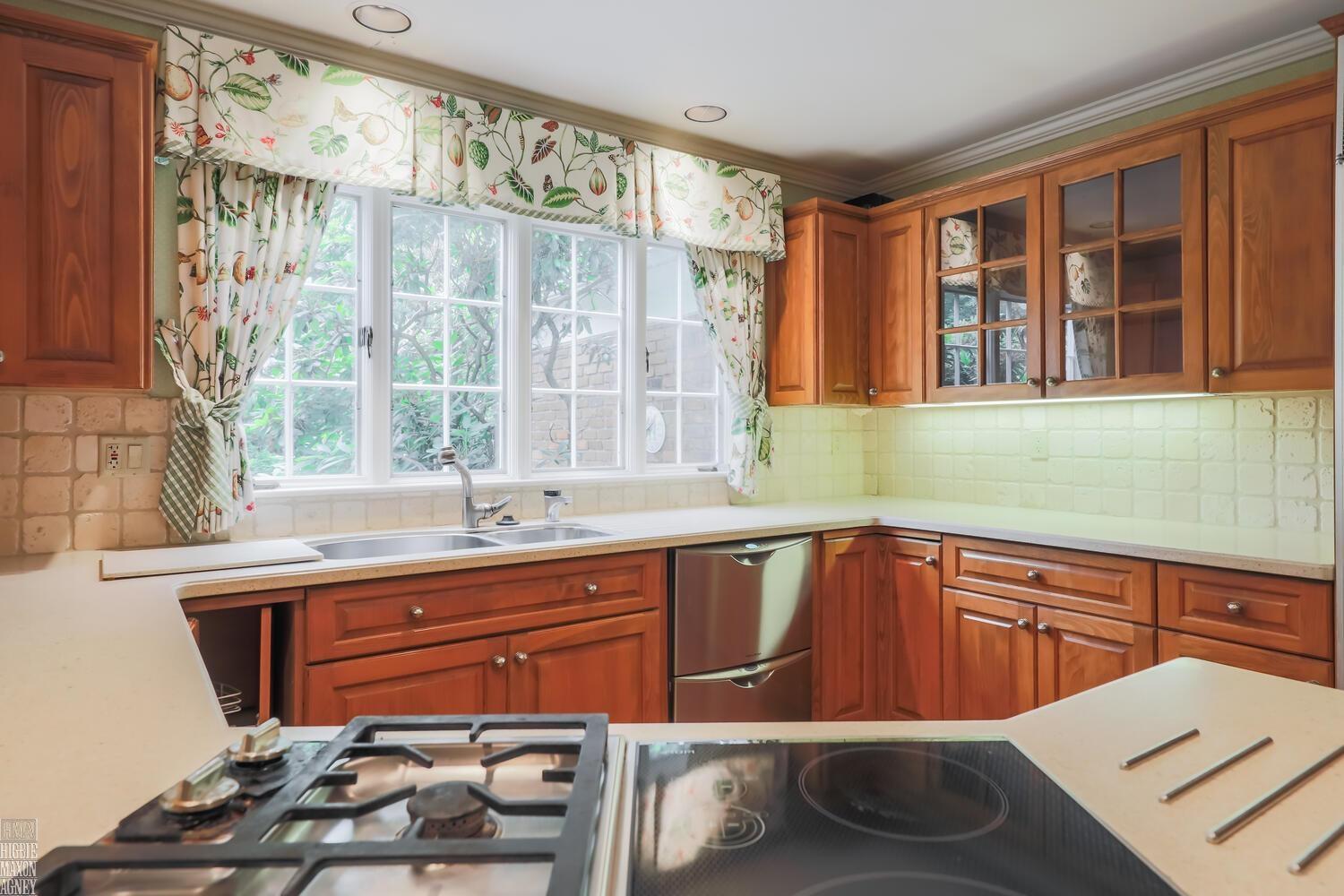 65 North Deeplands Road Grosse Pointe, MI 48236 - Photo 17 of 45 50146646-a8f2e22a-c44c-47ab-bd8d-28919010bbff.JPG