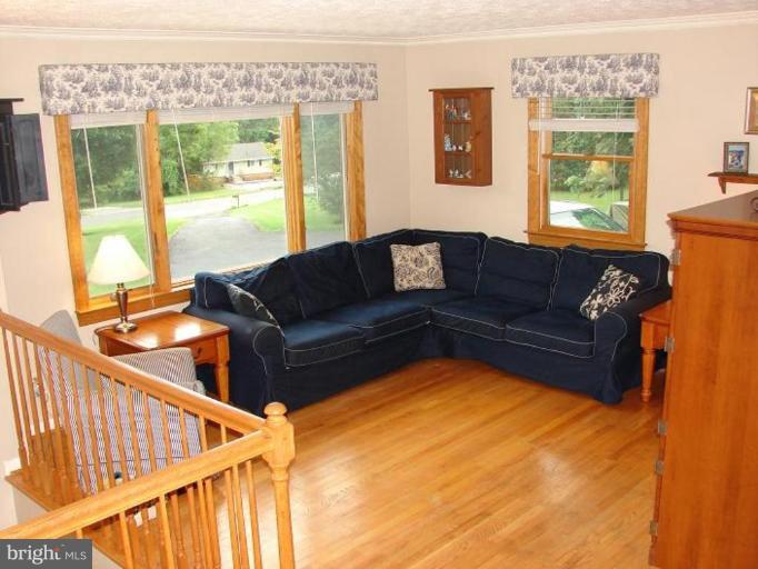 1514 Dulany Road Finksburg, MD 21048 - Photo 10 of 25 Living Room