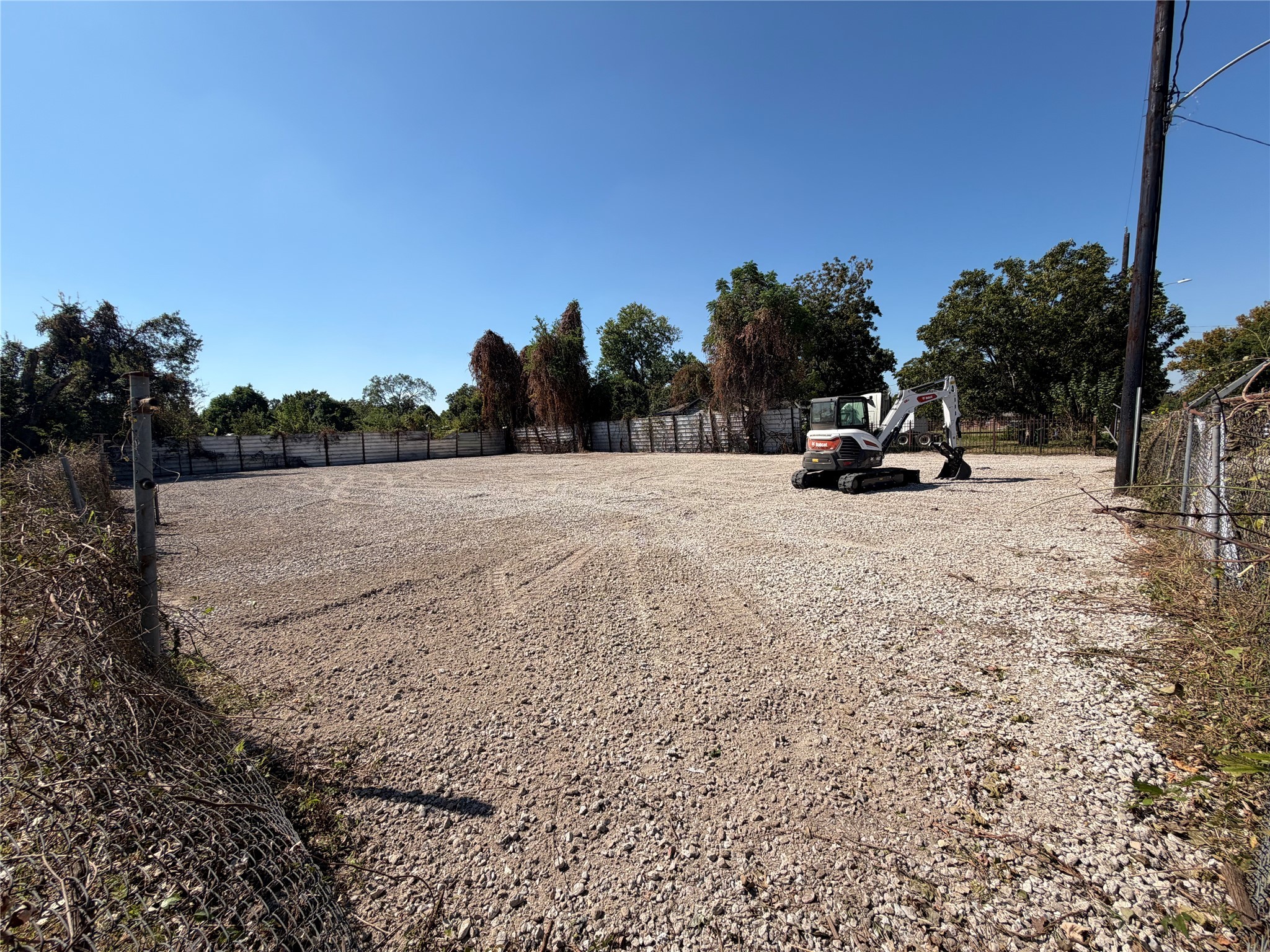 0 Dillard Street Houston, TX 77091 - Photo 5 of 6 a view of backyard with a sitting area