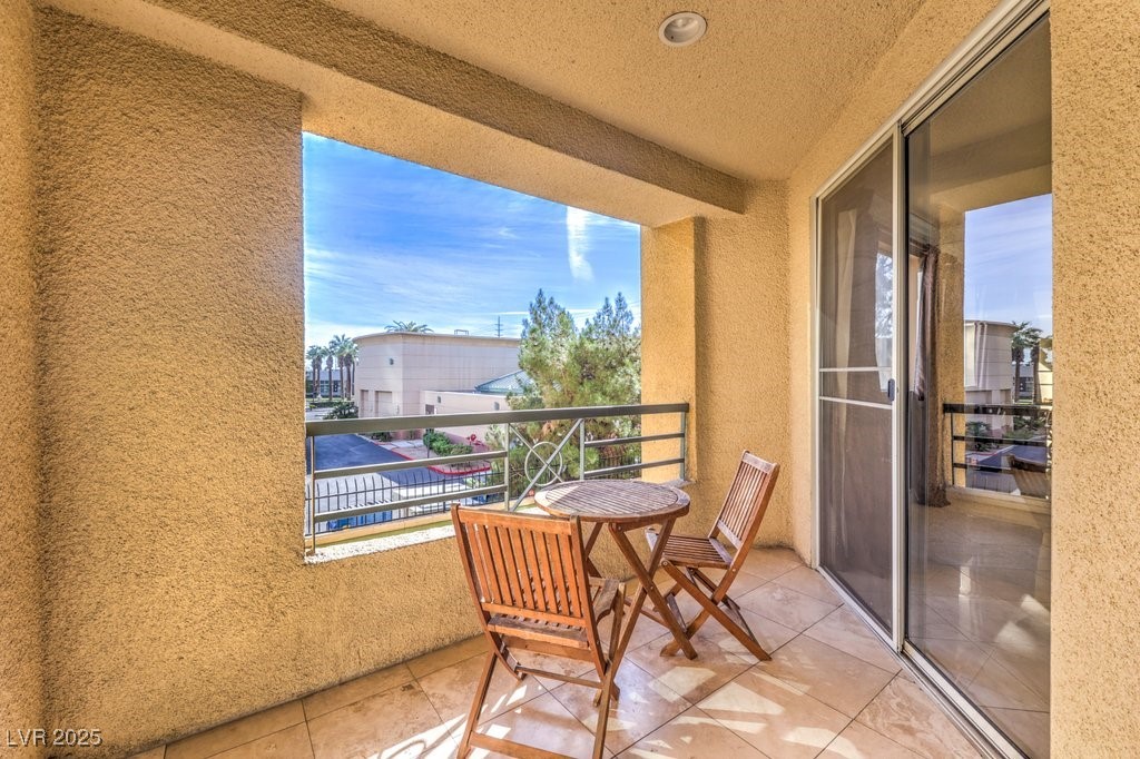 270 East Flamingo Road, Unit 115 Las Vegas, NV 89169 - Photo 25 of 29 View of balcony