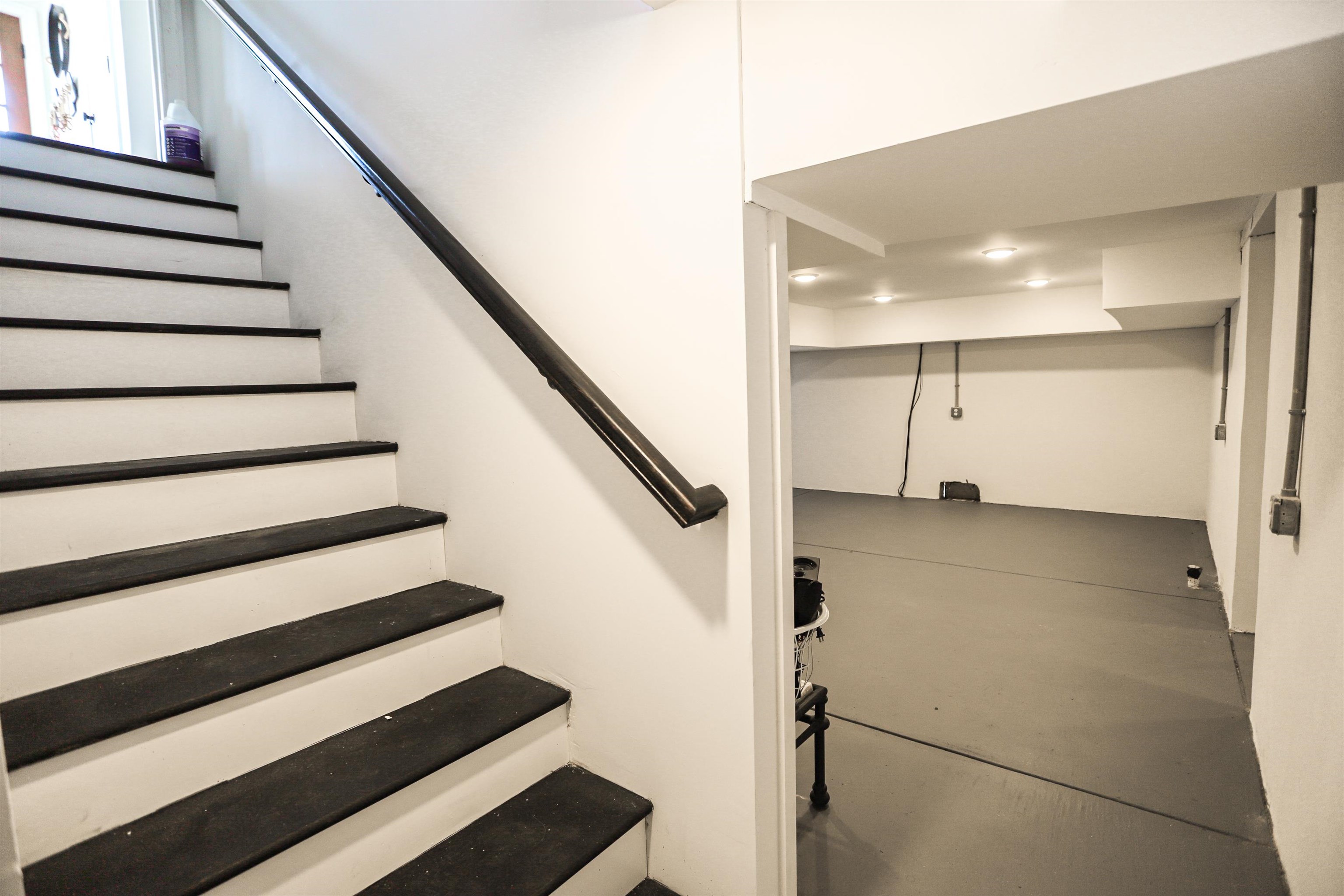 285 78th Street Avalon, NJ 08202 - Photo 35 of 48 a view of entryway