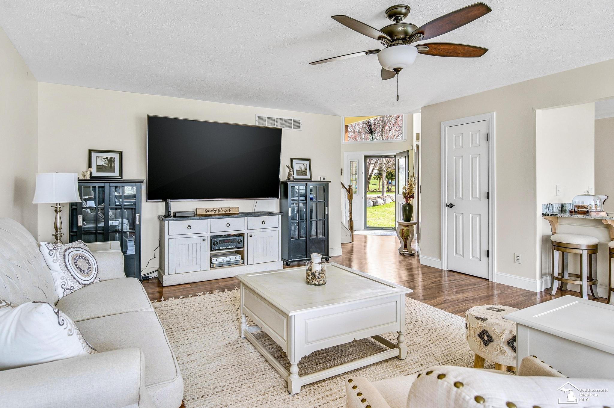 10640 Hewitt Road Brooklyn, MI 49230 - Photo 11 of 71 50171119-360fa949-432e-4555-b686-2751df0131c3.JPG