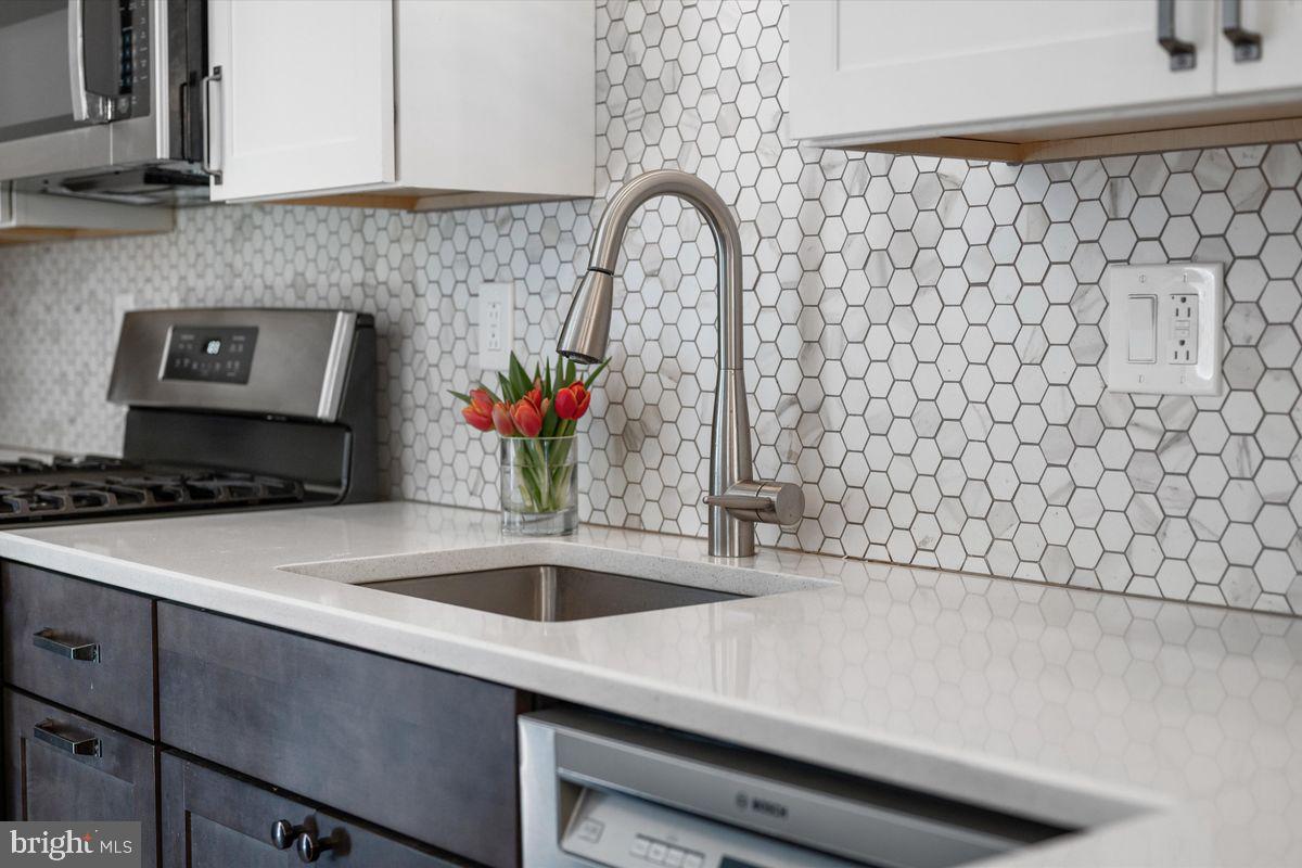 516 Reed Street Philadelphia, PA 19147 - Photo 10 of 31