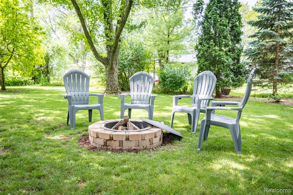 28441 Westerleigh Road Farmington, MI 48334 - Photo 37 of 45