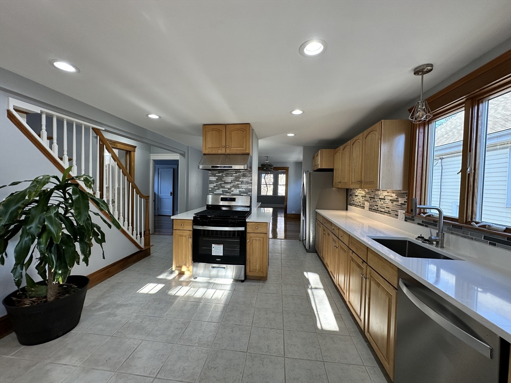 159 Boston Avenue, Unit 2 Somerville, MA 02144 - Photo 1 of 20