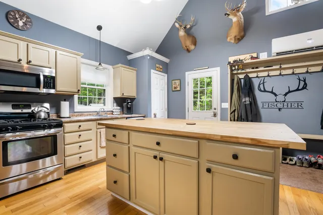 $468,000 | 164 Holbrook Hill Road, Stratford, NH 03590