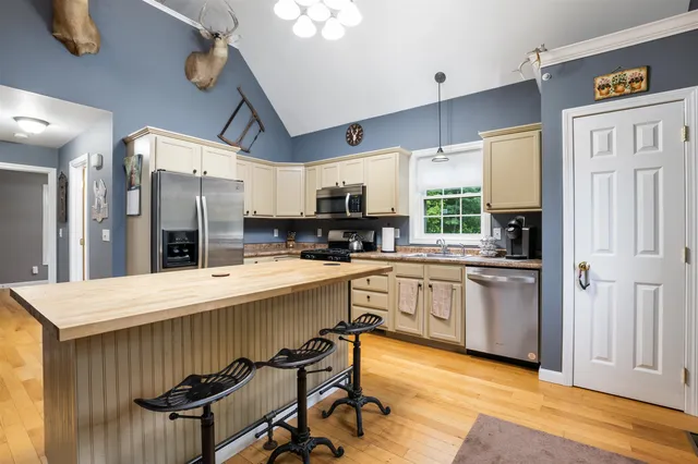 $468,000 | 164 Holbrook Hill Road, Stratford, NH 03590