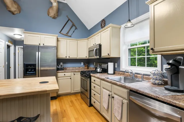 $468,000 | 164 Holbrook Hill Road, Stratford, NH 03590