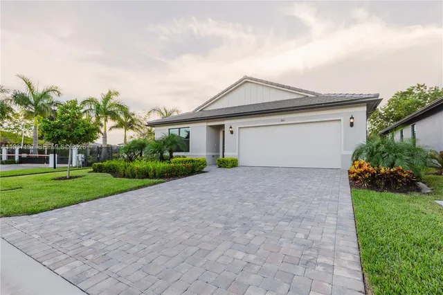 $3,850 | 3001 Hibiscus Avenue, Lauderdale Lakes, FL 33311