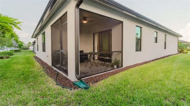 $3,850 | 3001 Hibiscus Avenue, Lauderdale Lakes, FL 33311