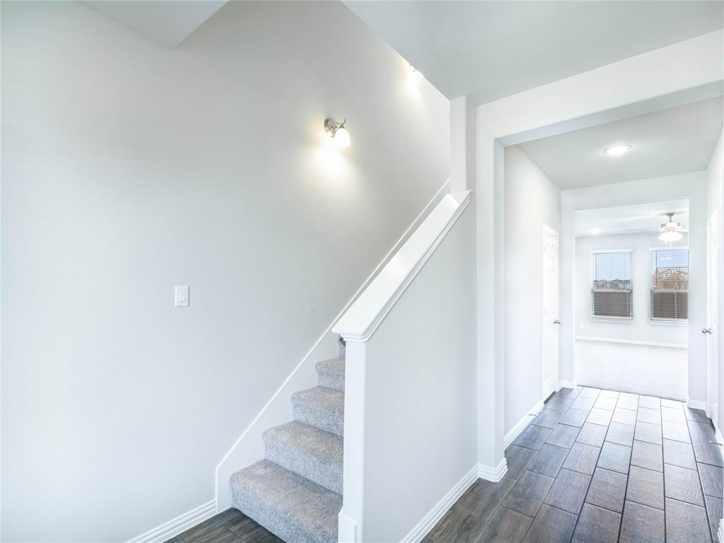 112 Cole Pilot Point Pilot Point, TX 76258 - Photo 3 of 23