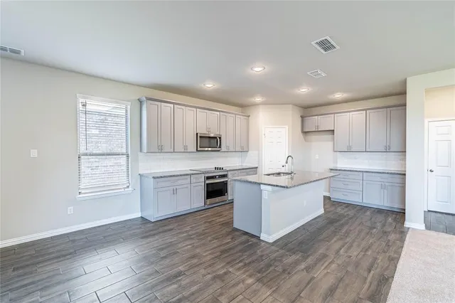 $2,095 | 112 Cole Pilot Point, Pilot Point, TX 76258