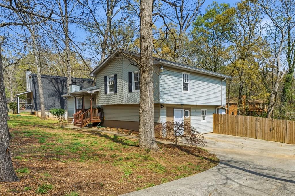 4002 Summer Place Snellville, GA 30039 - Photo 3 of 57