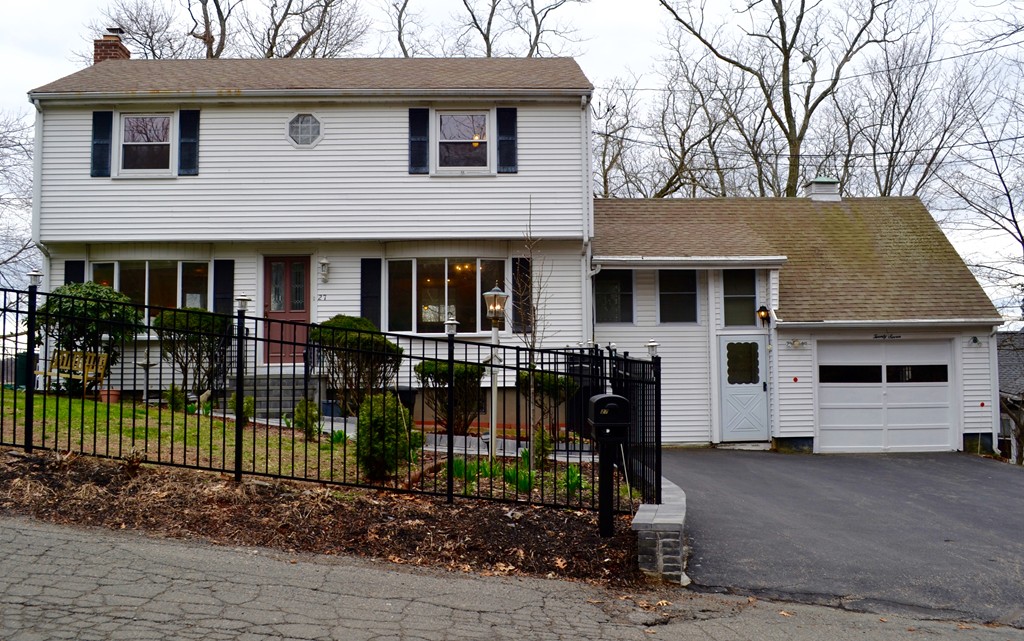 27 Parkview Road Waltham, MA 02452 - Photo 1 of 26 Gallery Image 1