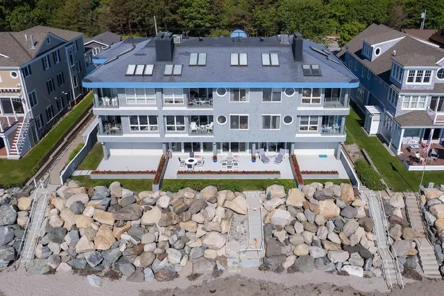 $3,900 | 1044 Ocean Boulevard, Unit 1B, Hampton, NH 03842