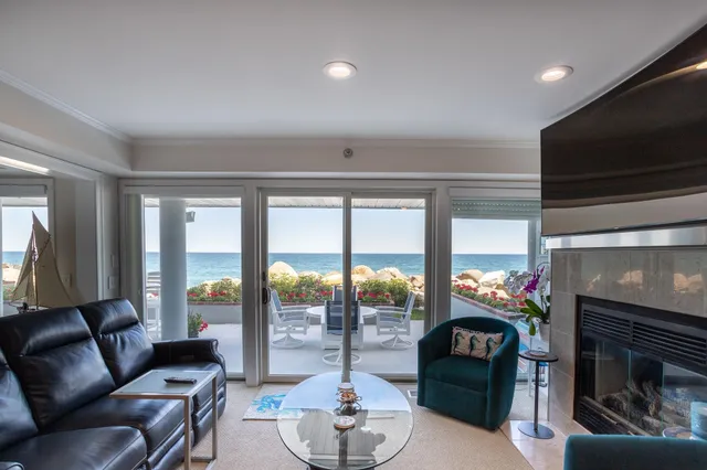 $3,900 | 1044 Ocean Boulevard, Unit 1B, Hampton, NH 03842