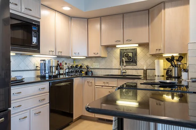 $3,900 | 1044 Ocean Boulevard, Unit 1B, Hampton, NH 03842