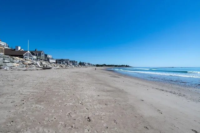 $3,900 | 1044 Ocean Boulevard, Unit 1B, Hampton, NH 03842