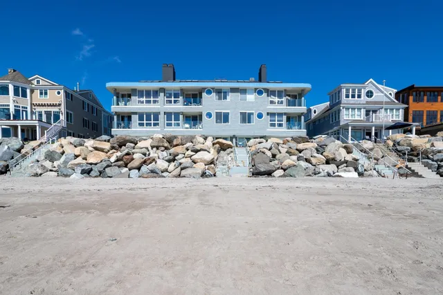 $3,900 | 1044 Ocean Boulevard, Unit 1B, Hampton, NH 03842