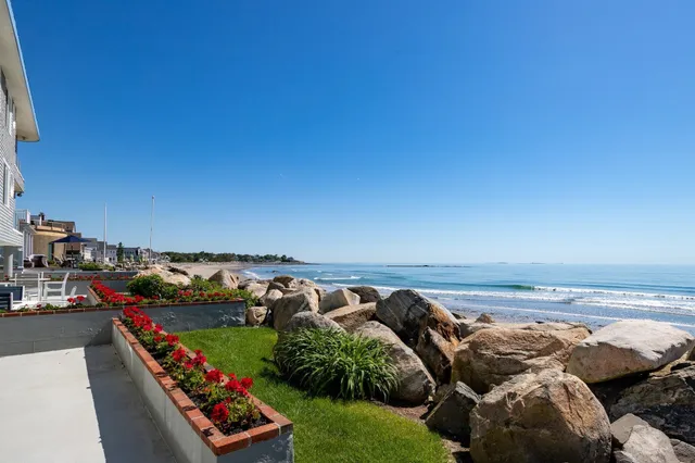 $3,900 | 1044 Ocean Boulevard, Unit 1B, Hampton, NH 03842