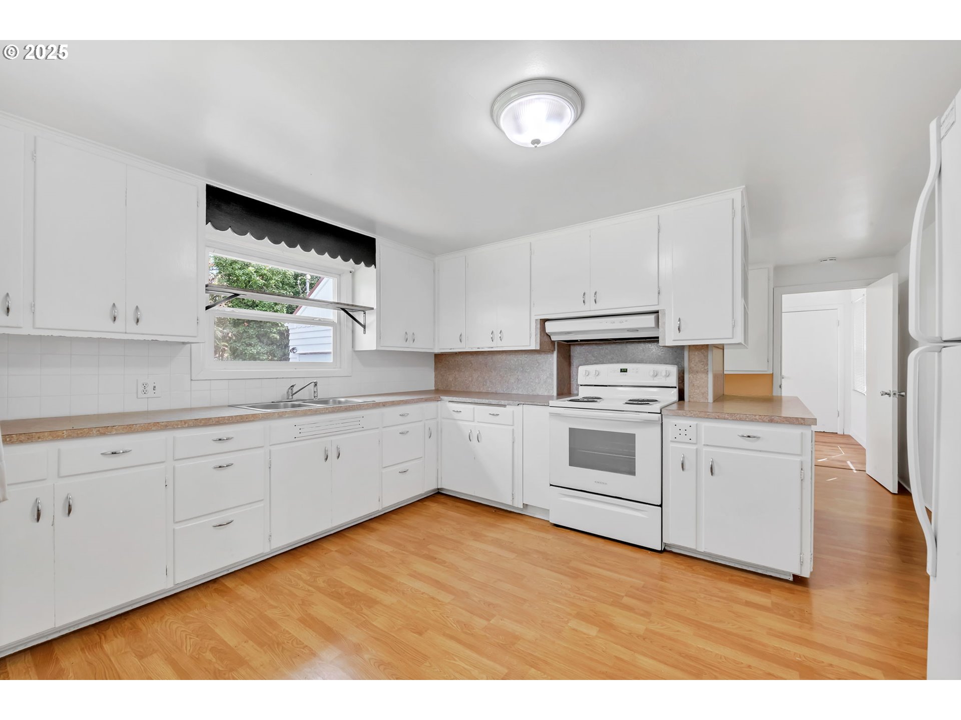 26900 Crow Road Eugene, OR 97405 - Photo 18 of 48