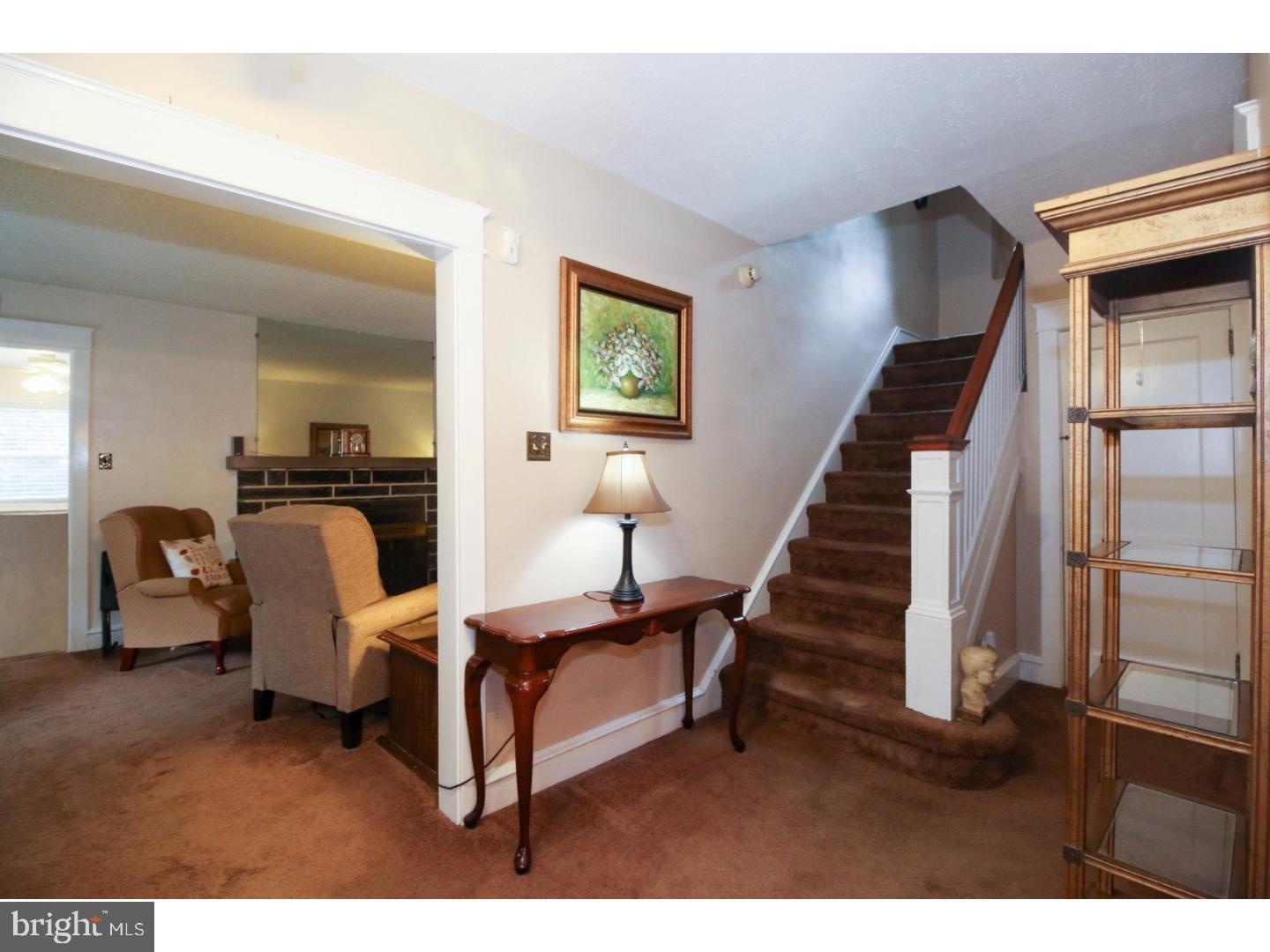 21 Harvard Road Havertown, PA 19083 - Photo 3 of 25 Foyer