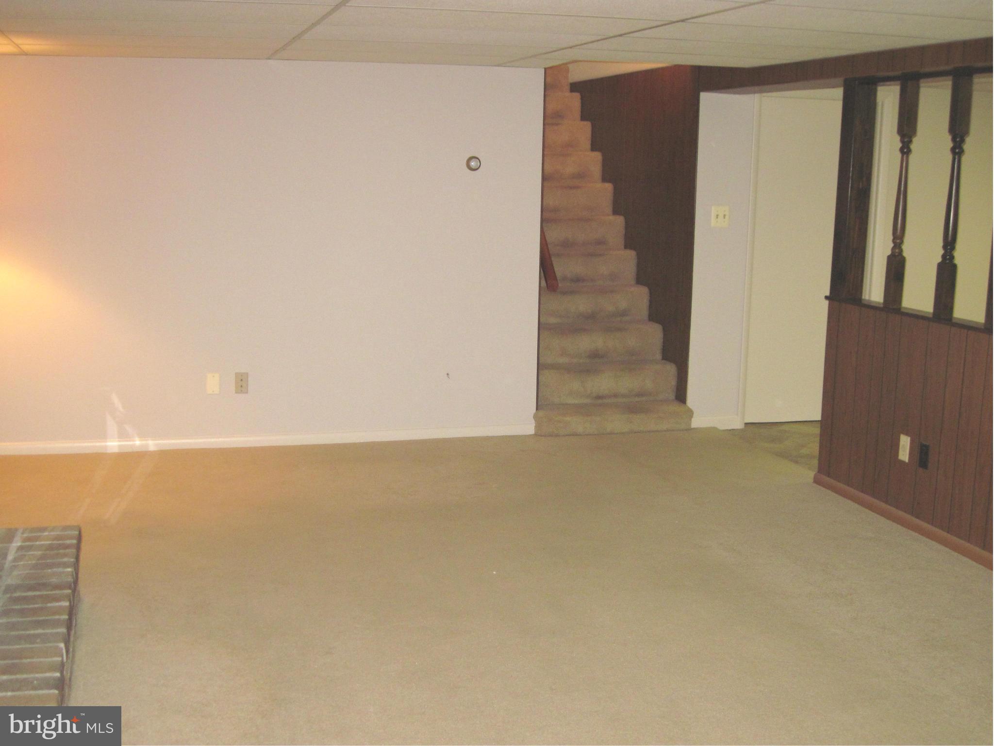 1726 Middleborough Road Baltimore, MD 21221 - Photo 19 of 30 Family Room