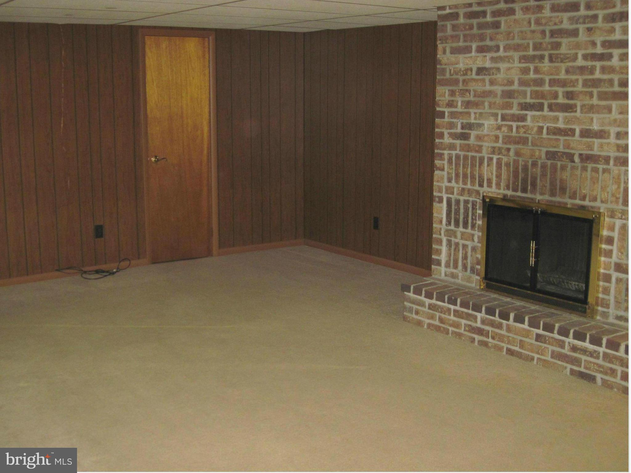 1726 Middleborough Road Baltimore, MD 21221 - Photo 20 of 30 Family Room
