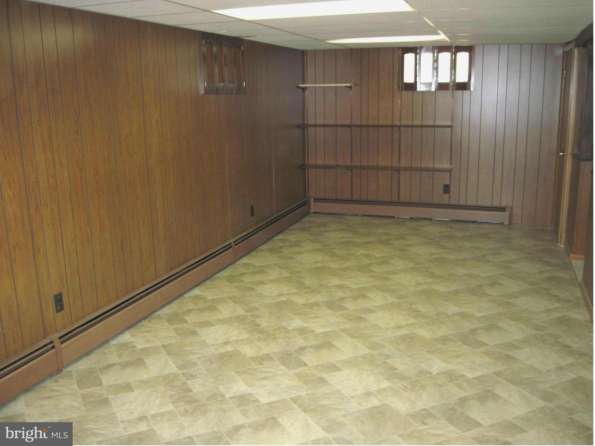1726 Middleborough Road Baltimore, MD 21221 - Photo 21 of 30 Family Room