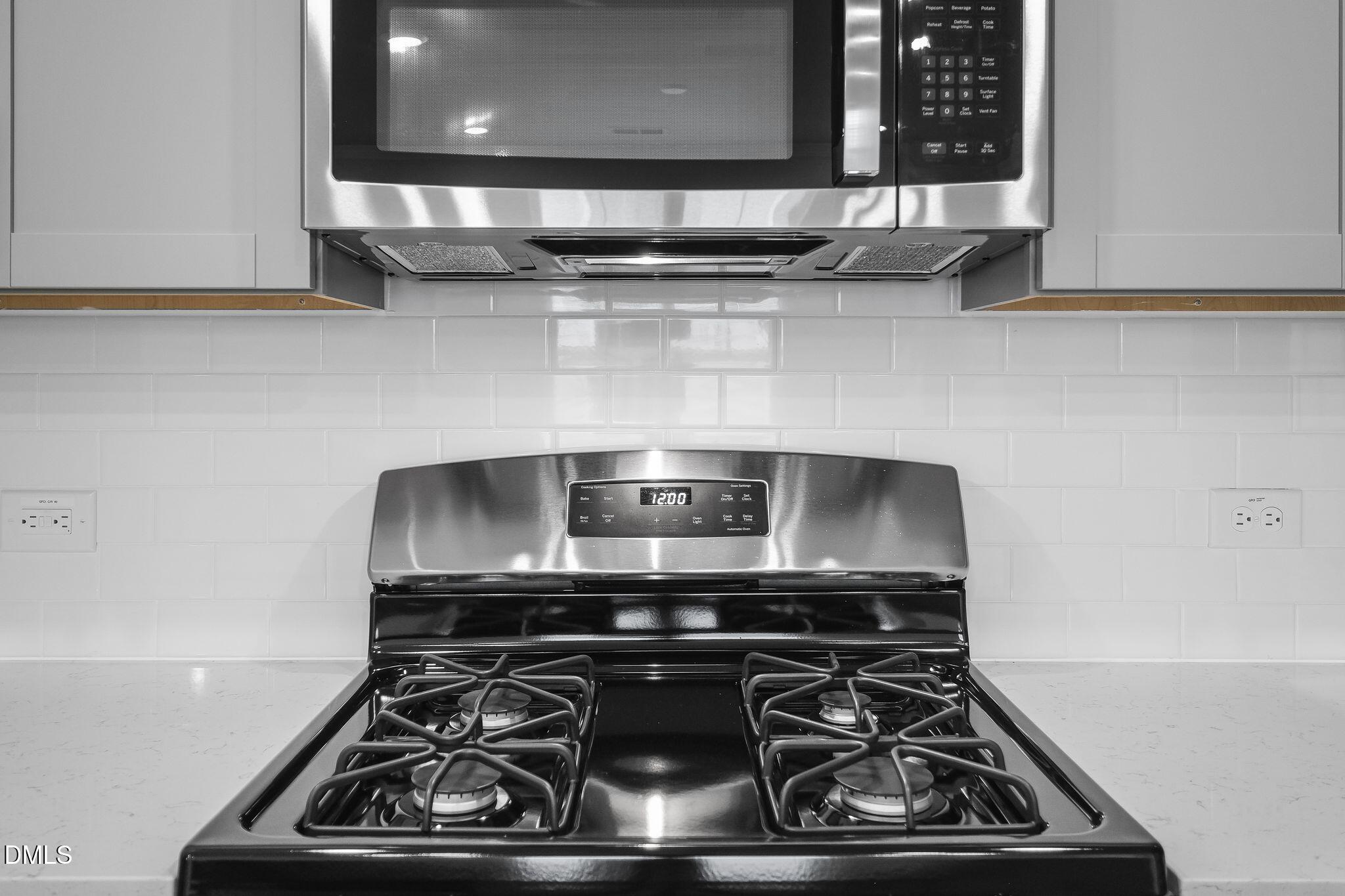 706 Maple Br Circle Graham, NC 27253 - Photo 13 of 40 SUN_Sagecroft_Pic_Davidson_QMI_104_Kitch