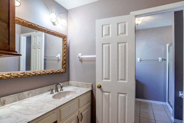 1511 Mulberry Lane Foley, AL 36535 - Photo 14 of 34 Master Bath