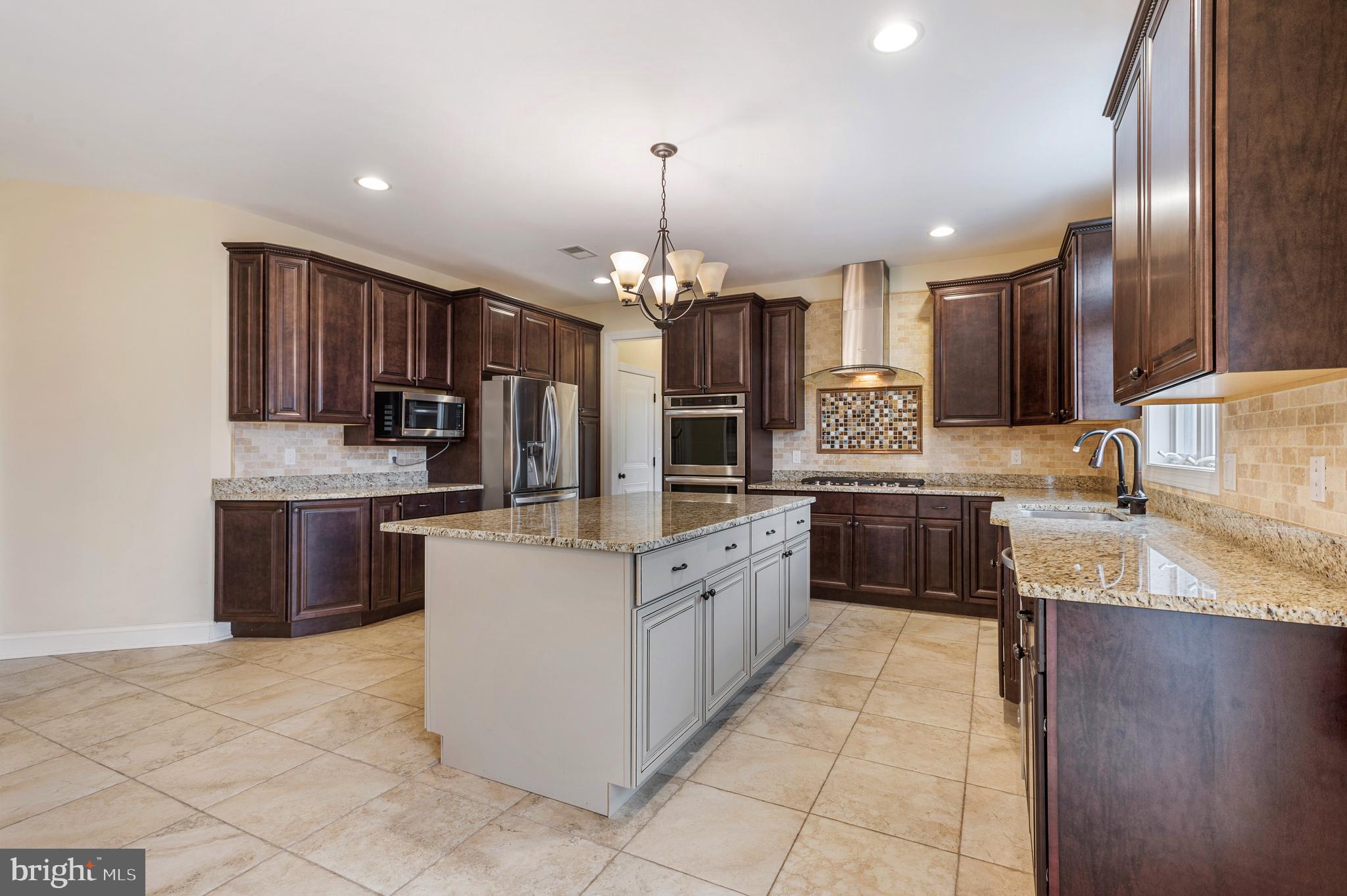 23 Liam Place Skillman, NJ 08558 - Photo 6 of 44