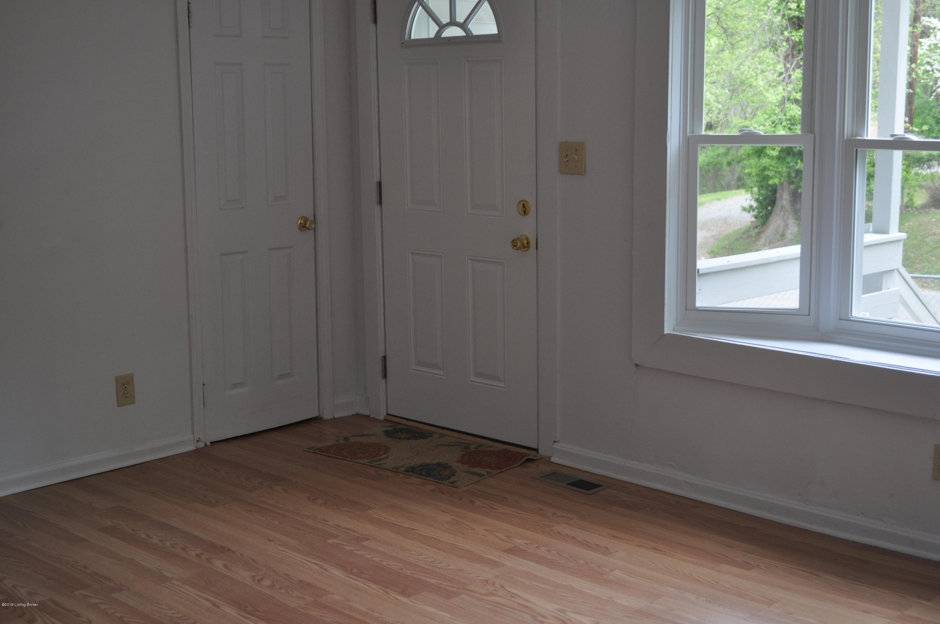 6904 Rutledge Road Louisville, KY 40258 - Photo 4 of 25 DSC_0238 - Copy