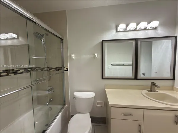 $2,300 | 2630 West 76th Street, Unit 201, Hialeah, FL 33016