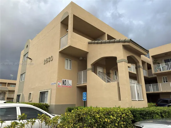 $2,300 | 2630 West 76th Street, Unit 201, Hialeah, FL 33016