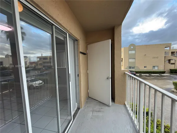 $2,300 | 2630 West 76th Street, Unit 201, Hialeah, FL 33016