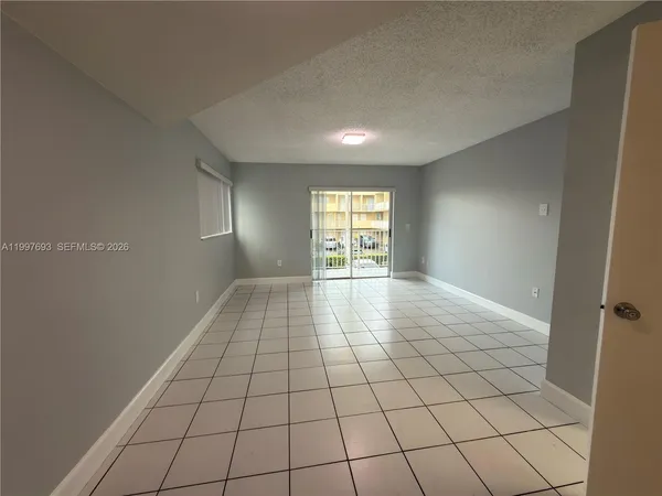 $2,300 | 2630 West 76th Street, Unit 201, Hialeah, FL 33016