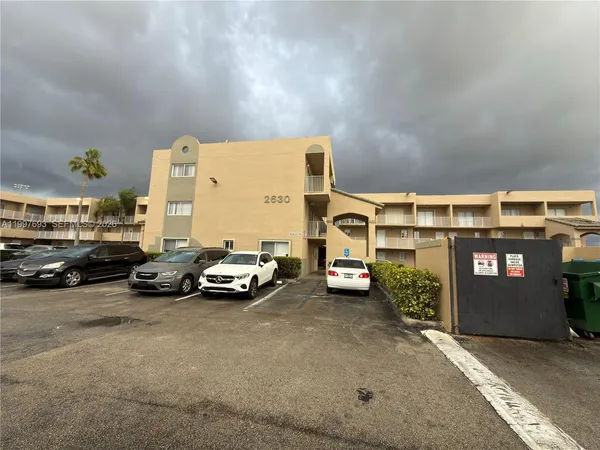 $2,300 | 2630 West 76th Street, Unit 201, Hialeah, FL 33016