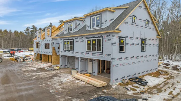 $549,900 | 11 Creekside Court, Unit 6, Kennebunk, ME 04043