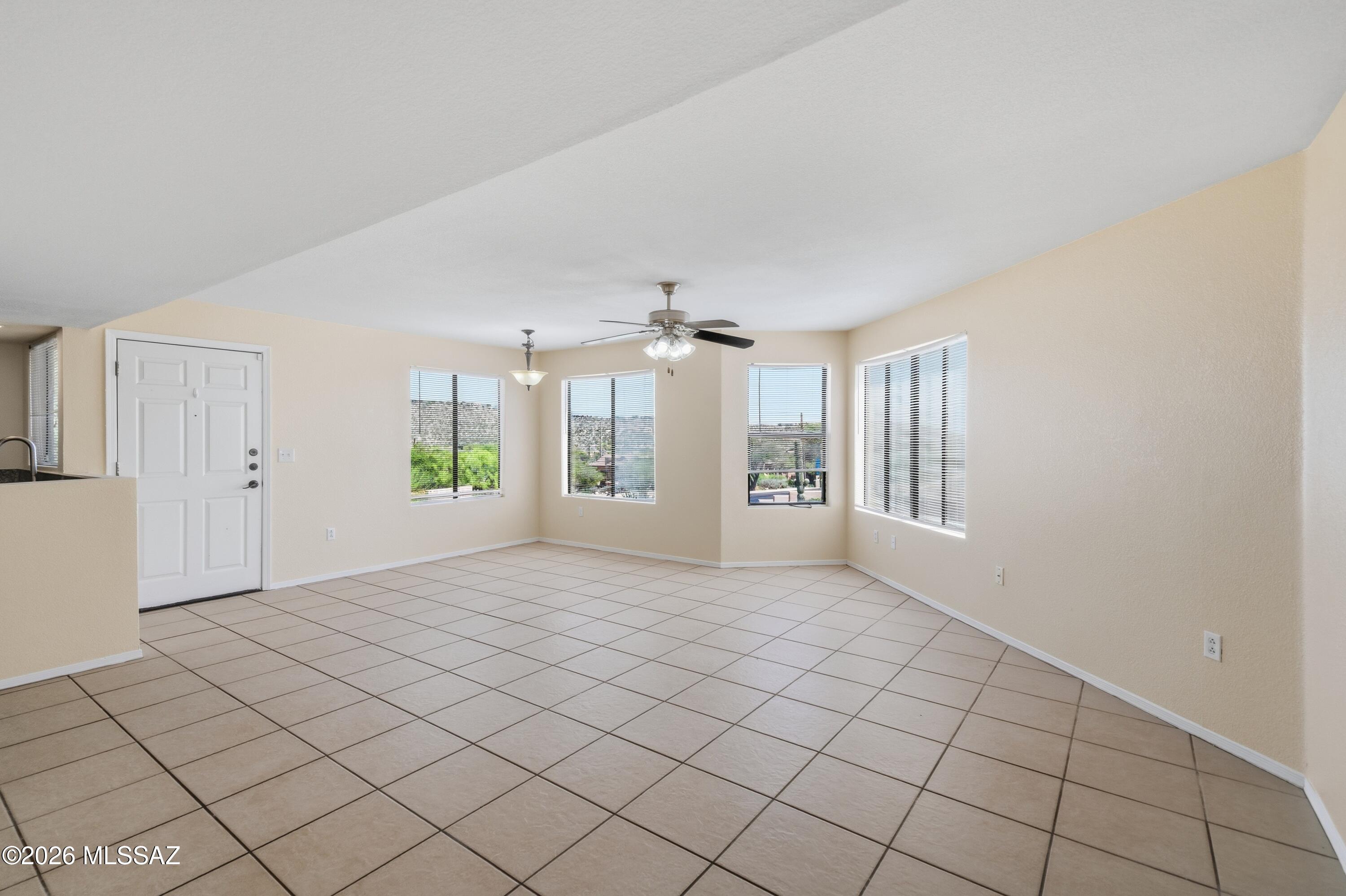 7255 East Snyder Road, Unit 12205 Tucson, AZ 85750 - Photo 7 of 38 Living Space
