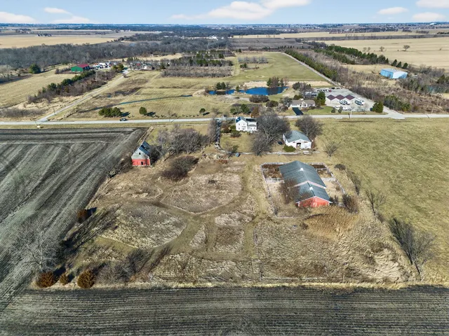 $379,900 | 2200 Holt Road, Minooka, IL 60447