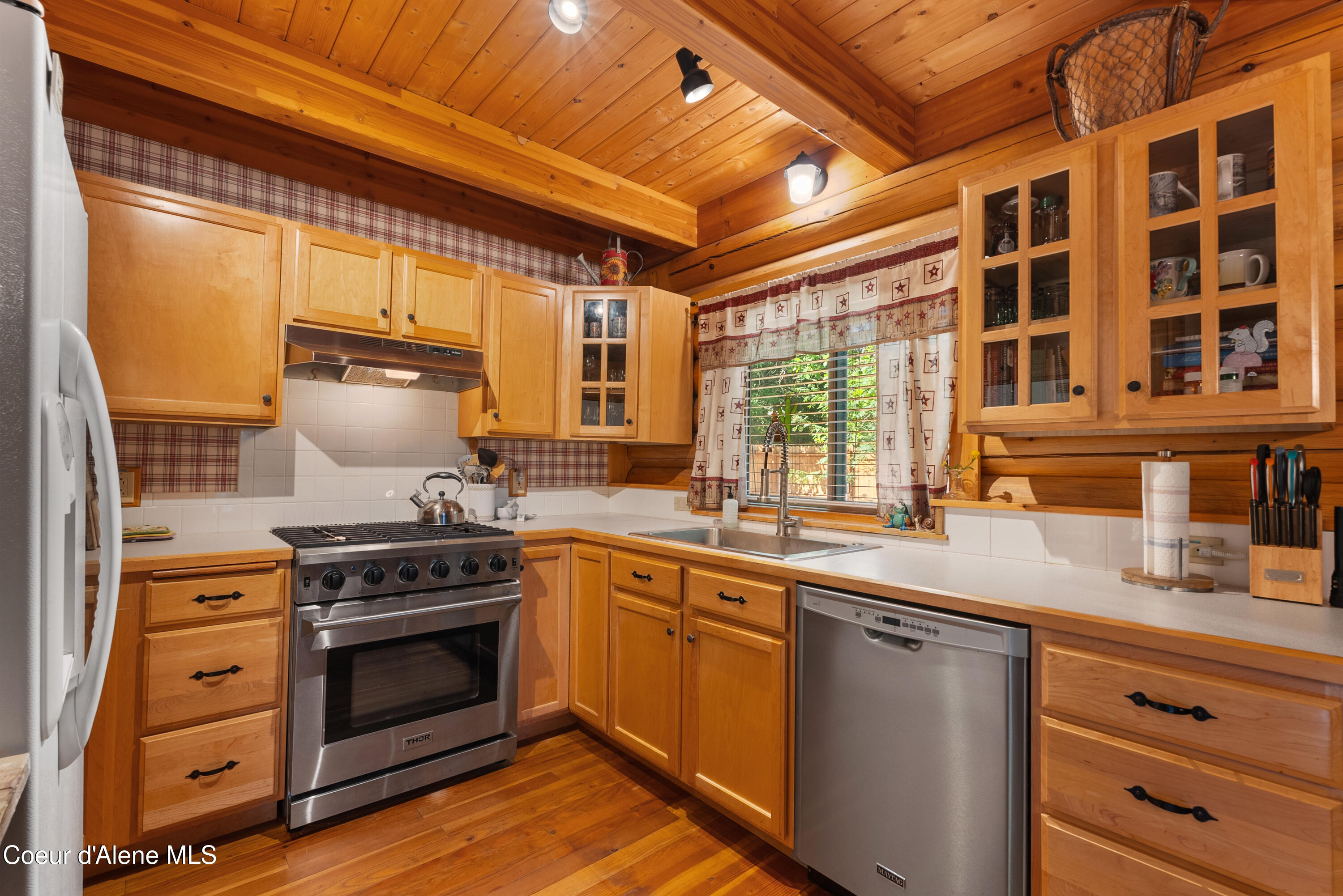70 Hawkins Road Sagle, ID 83860 - Photo 7 of 30 Kitchen