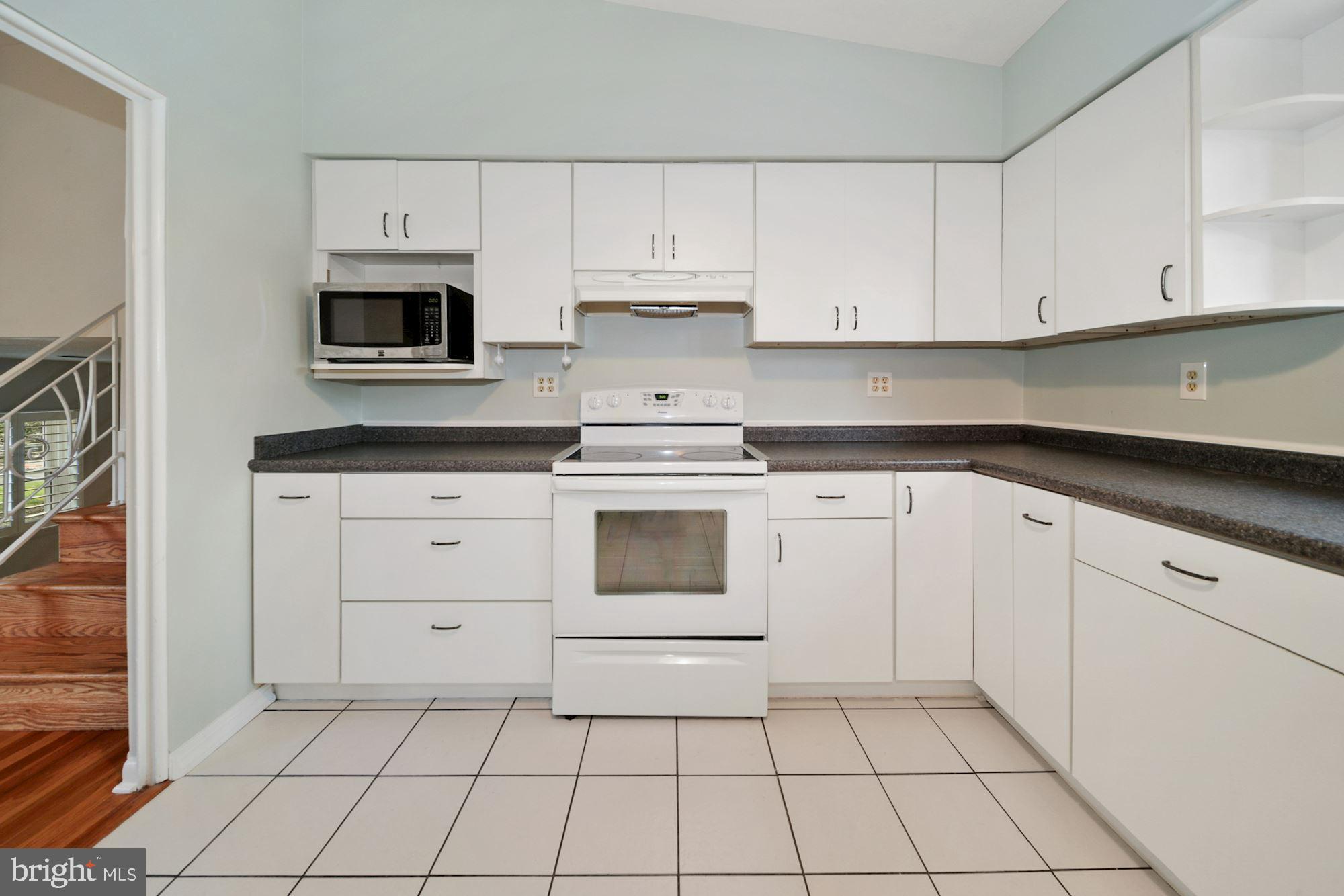 13124 Fernedge Road Silver Spring, MD 20906 - Photo 11 of 31 Kitchen.