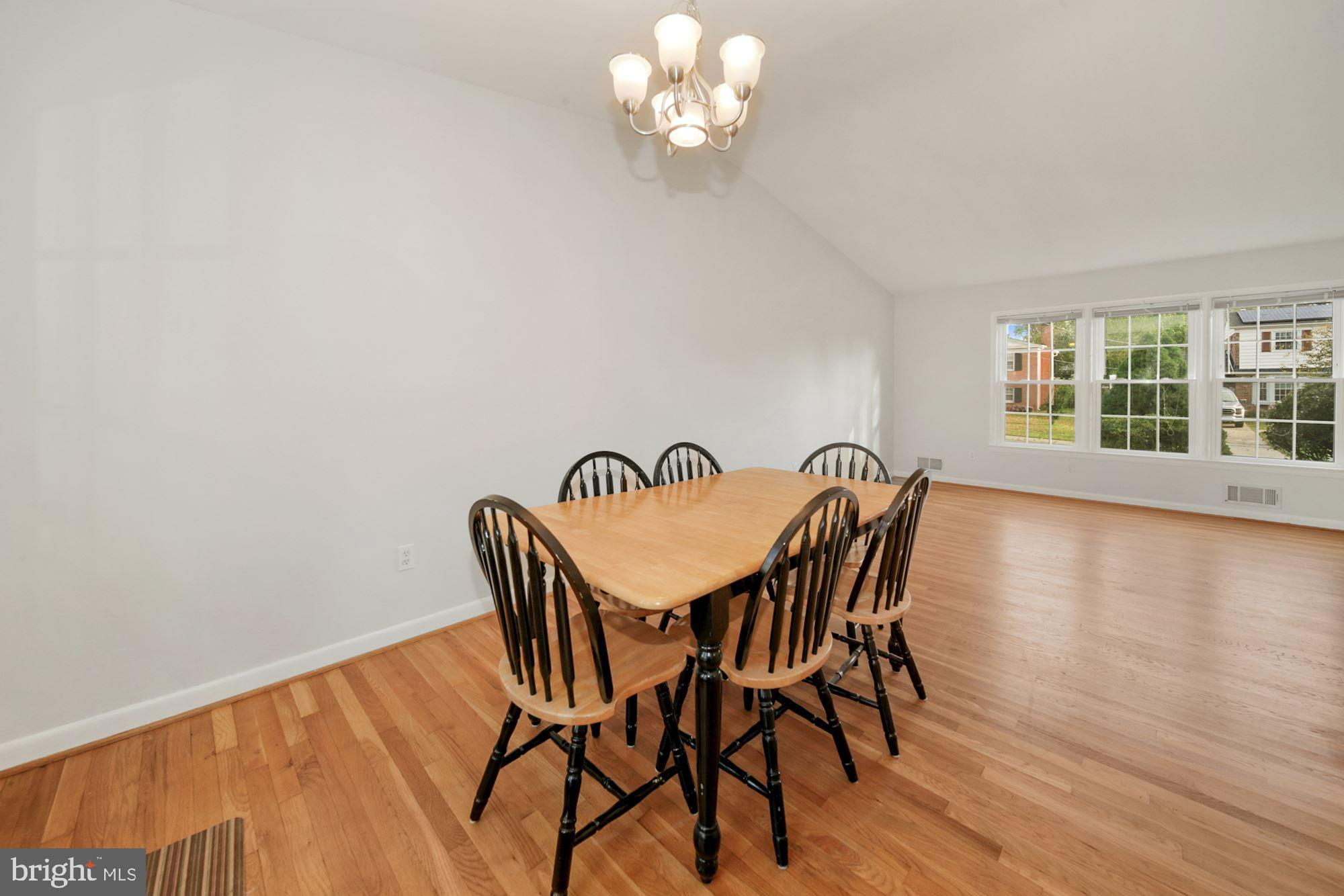 13124 Fernedge Road Silver Spring, MD 20906 - Photo 8 of 31 Dining Room.